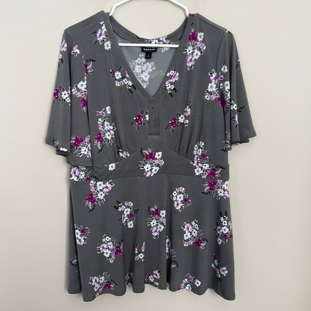 Torrid l Floral Print Peplum Shirt